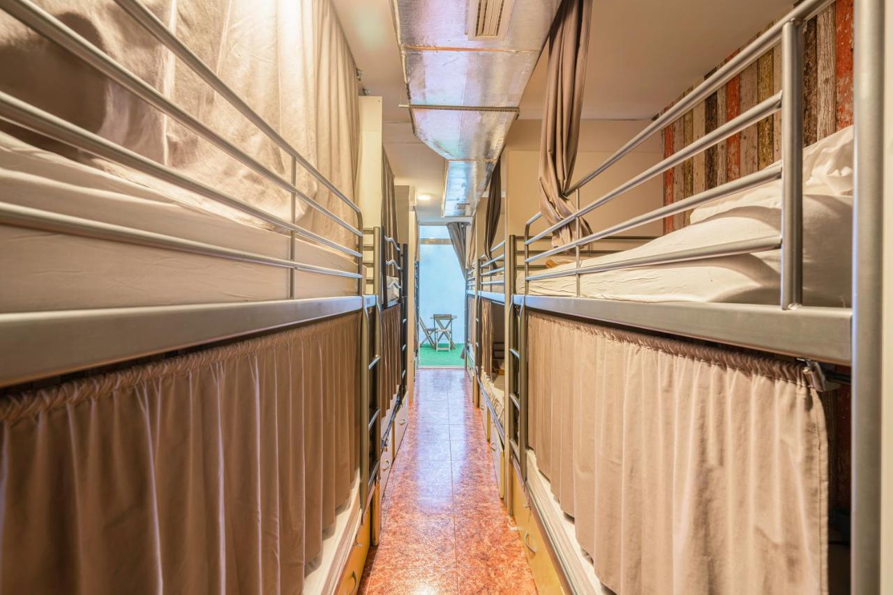 Casa Barcelo Camp Nou Barcelona * L'Hospitalet de Llobregat