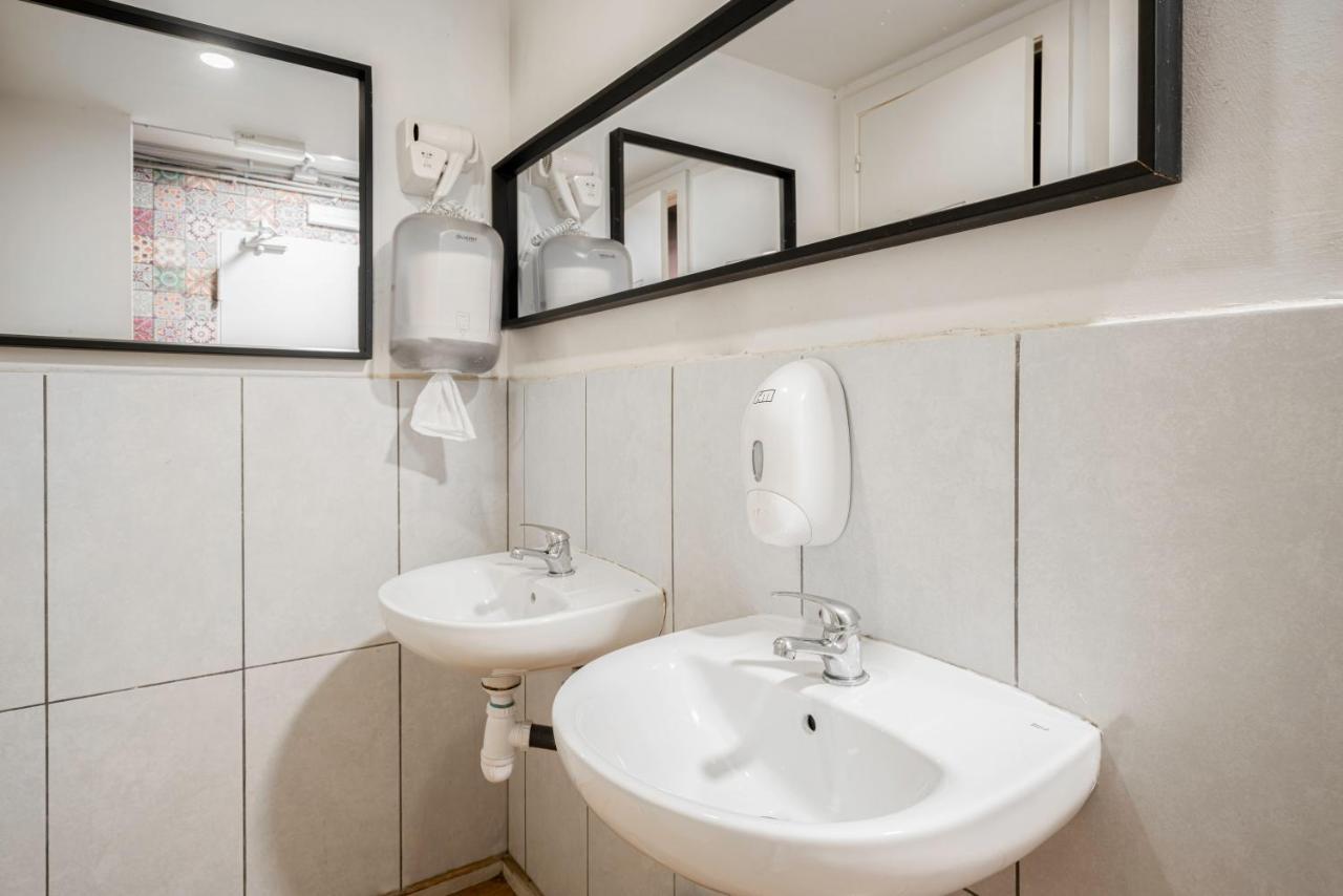 Hostel Casa Barcelo Camp Nou Barcelona