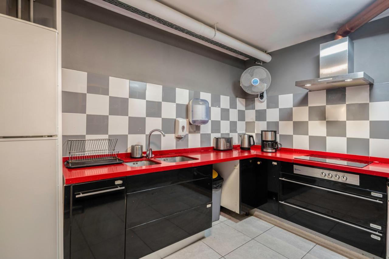 Hostel Casa Barcelo Camp Nou Barcelona