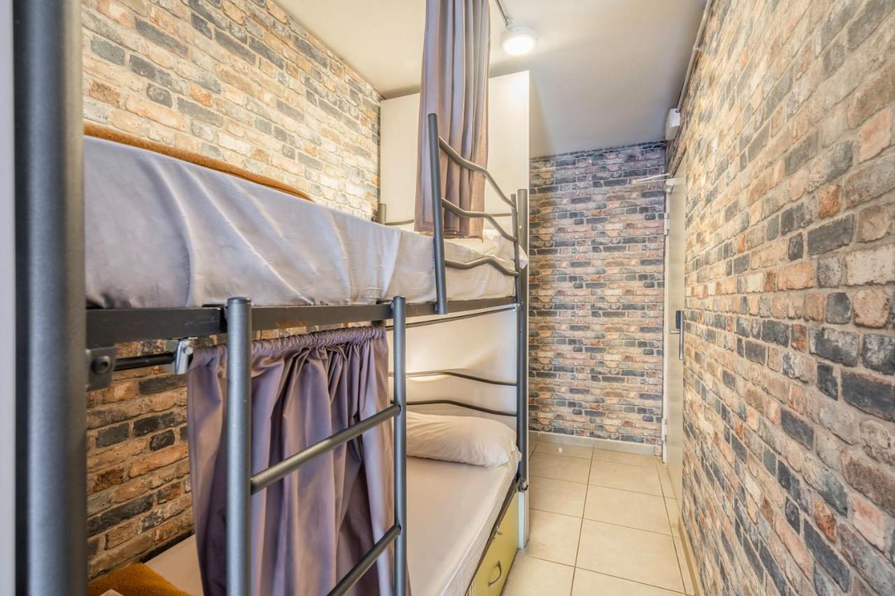 Casa Barcelo Camp Nou Barcelona Hostel