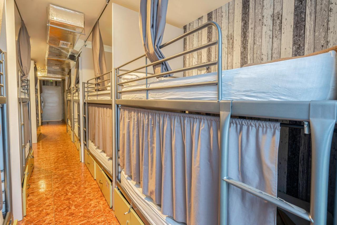 Casa Barcelo Camp Nou Barcelona Hostel *