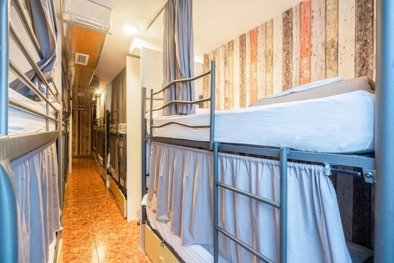 Casa Barcelo Camp Nou Barcelona * L'Hospitalet de Llobregat