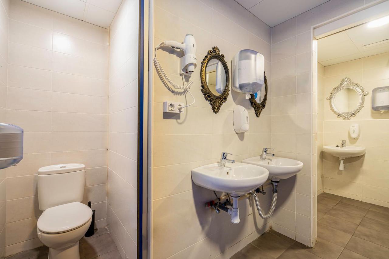 Hostel Casa Barcelo Camp Nou Barcelona